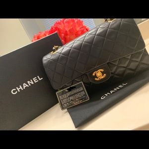 *SOLD* CHANEL Vintage Lambskin Classic Double Flap